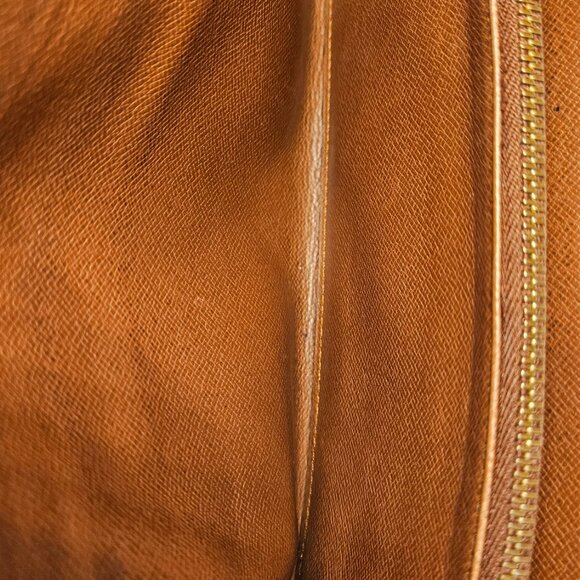 Louis Vuitton Monogram Sarah Wallet - Picture 10 of 14